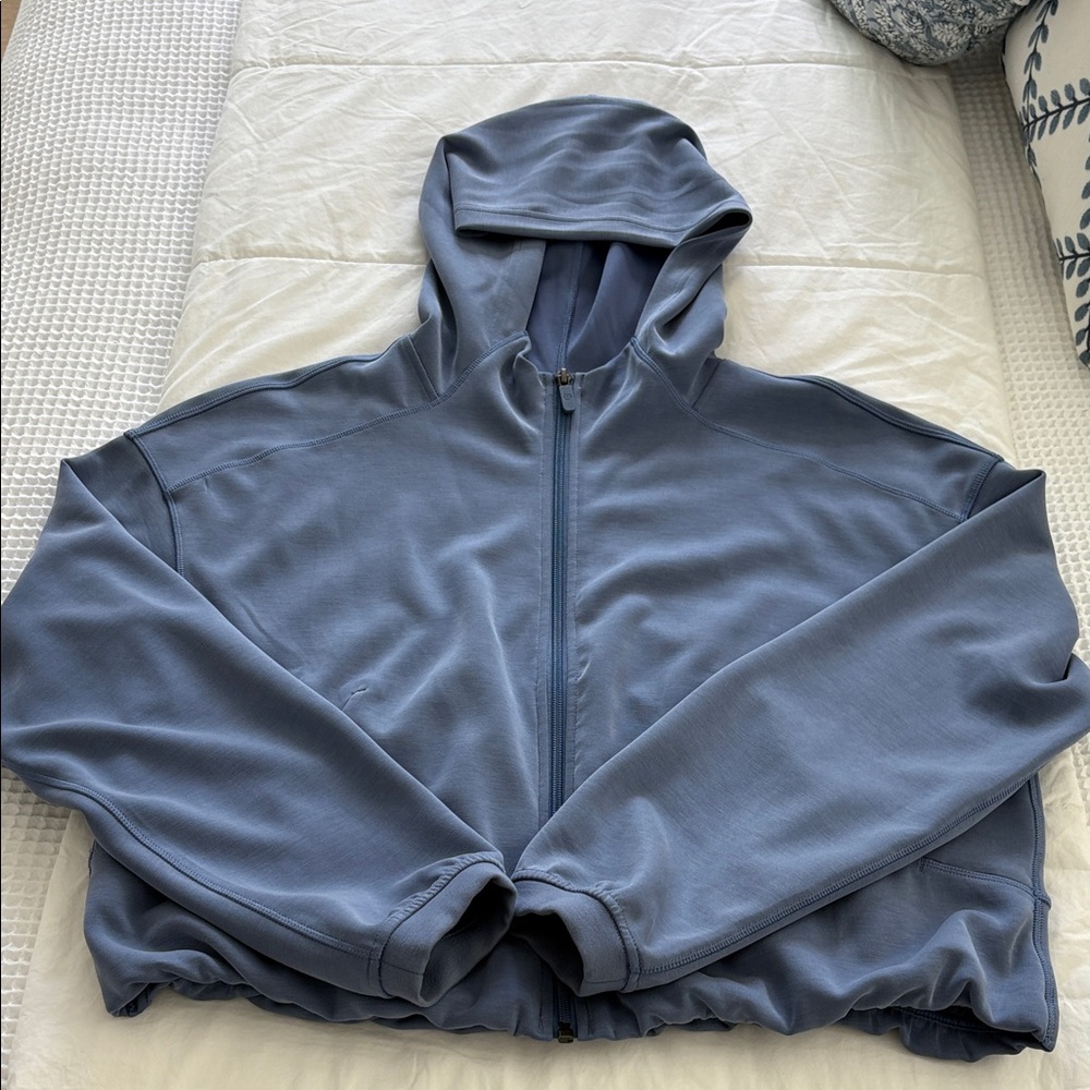 Lululemon blue zipper sweatshirt size 8, excellent condition